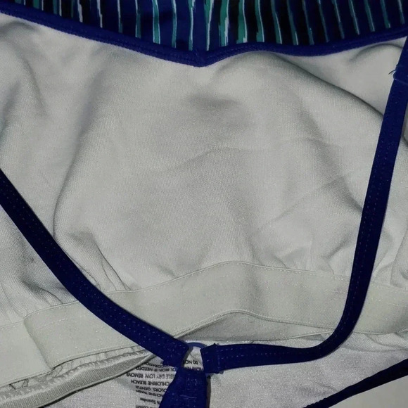 Fila Sport Performance Tank Shelf Bra Size L - Picture 11 of 13